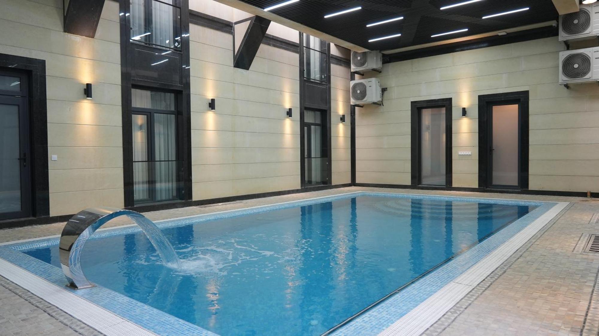 Avant Express Hotel Pool&Spa Tasken Kültér fotó