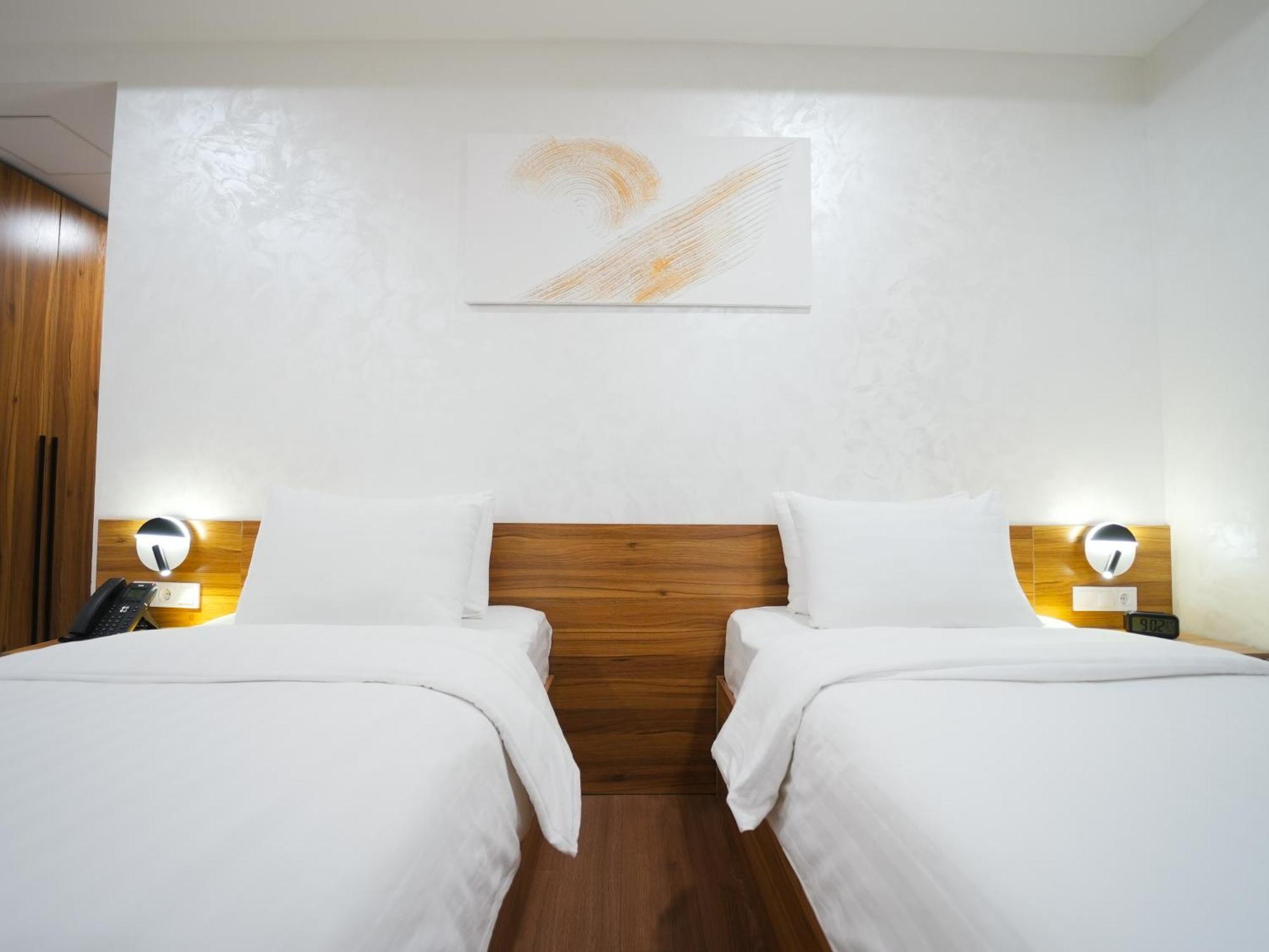 Avant Express Hotel Pool&Spa Tasken Kültér fotó