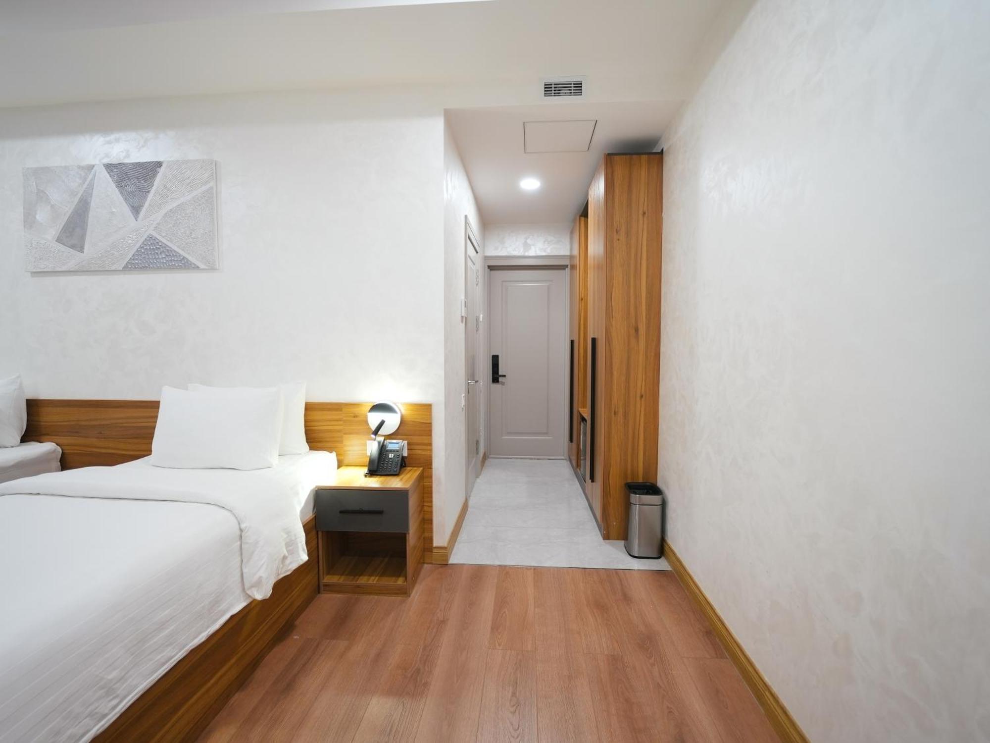 Avant Express Hotel Pool&Spa Tasken Kültér fotó